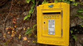 Une boîte aux lettres située au Folgoët (Finistère), le 9 novembre 2025. (Illustration)