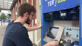 Un guichet automatique dans une gare SNCF du Grand Est