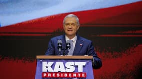 À Santiago, au Chili, le 14 décembre 2025, le président élu du Chili, José Antonio Kast, prononce un discours après sa victoire électorale.