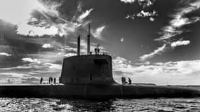 Le sous-marin nucléaire lanceur d’engins (SNLE) Le Terrible dans la baie d’Audierne (Finistère).