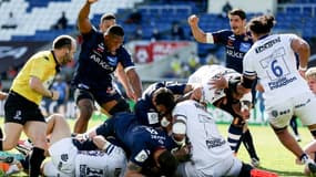 La joie des joueurs de Bordeaux-Bègles sur l'essai de Matthieu Jalibert contre Bristol en Coupe d'Europe au stade Chaban Delmas, le 4 avril 2021 