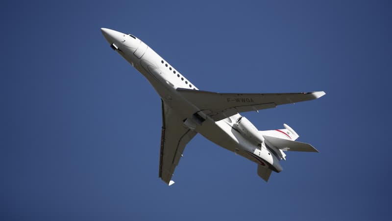 Jets privés: le patron d'Aéroports de Paris assure que 10% des vols décollant du Bourget sont 