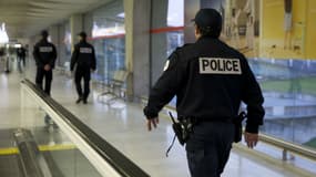 Patrouille de police dans les couloirs de l'aéroport Roissy-Charles-de-Gaulle (illustration)