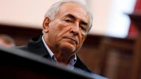 Dominique Strauss-Kahn, accusé d'agression sexuelle et de tentative de viol sur une femme de chambre d'un hôtel de New York, a démissionné de son poste de directeur général du Fonds monétaire international (FMI). /Photo d'archives/REUTERS/Shannon Stapleto