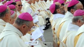 Des évêques lors de la Conférence des évêques de France, le 9 novembre 2008 à Lourdes.