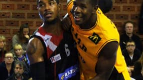 Mouhammadou Jaiteh, à droite
