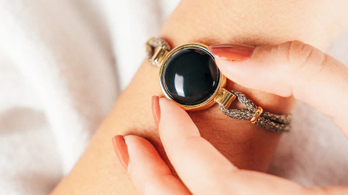 Le bracelet sécurisé en cordon pailleté MyEli Le bracelet sécurisé en cordon pailleté MyEli