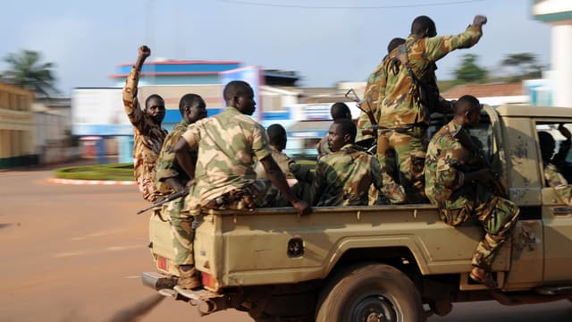 Des soldats patrouillent dans Bangui, le 5 décembre.