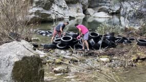 Presque 200 pneus ont été retrouvés dans le Loup durant le week-end.