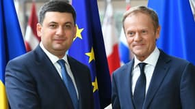 Le premier ministre ukrainien Vladimir Groysman et le président du Conseil européen Donald Tusk à Bruxelles le 24 mai 2018