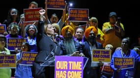 La procureure générale de New York, Letitia James, monte sur scène lors du rassemblement du candidat démocrate à la mairie de New York, Zohran Mamdani, à Washington Heights, New York, le 13 octobre 2025. 