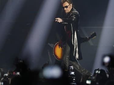 Un hommage populaire a été rendu à Johnny Hallyday à Paris