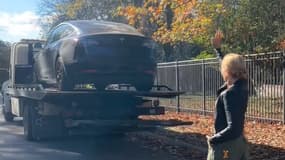 La chanteuse Sheryl Crow fait ses adieux à sa voiture Tesla