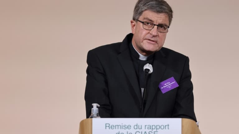 Éric de Moulins-Beaufort lors de la conférence de presse de la Commission Sauvé le 5 octobre 2021 à Paris