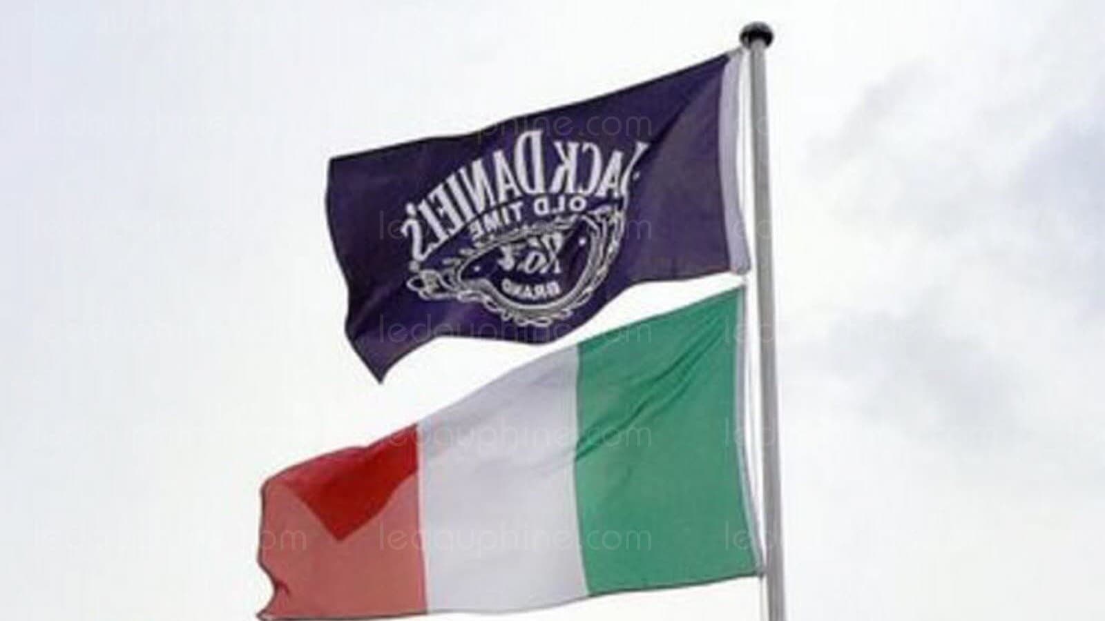 Le drapeau incriminé. Le drapeau incriminé.