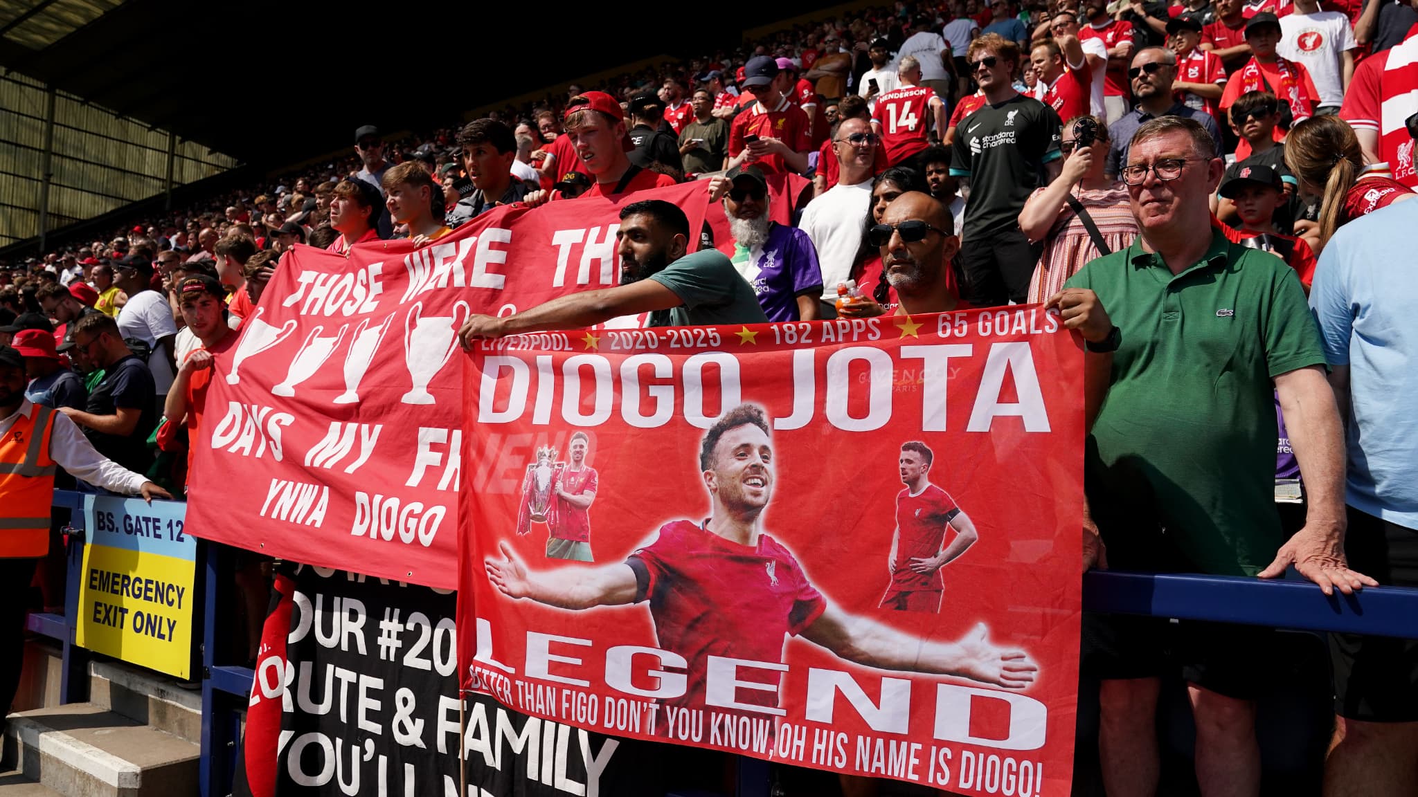 Les supporters de Liverpool ont rendu hommage à Diogo Jota lors d'un match amical, le 13 juillet 2025. Les supporters de Liverpool ont rendu hommage à Diogo Jota lors d'un match amical, le 13 juillet 2025.