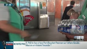 Canicule: la RATP distribue des bouteilles d'eau et des éventails dans le métro