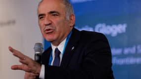 Garry Kasparov, président de la Fondation des droits de l’homme et fondateur et président de l’initiative Renew Democracy, prend la parole lors d’une table ronde à la Conférence sur la sécurité de Munich (MSC) à Munich, dans le sud de l’Allemagne, le 18 février 2023. 