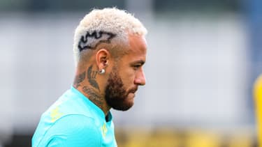 La coupe inspiré de Batman portée par Neymar avec le Brésil en novembre 2021