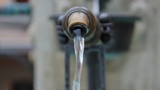 La Confédération nationale du logement dénonce la jungle des tarifs de l'eau en France.