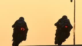 La Suzuki N.1 et la Yamaha N.7, à la lutte lors de 24H du Mans moto, le 17 avril 2022