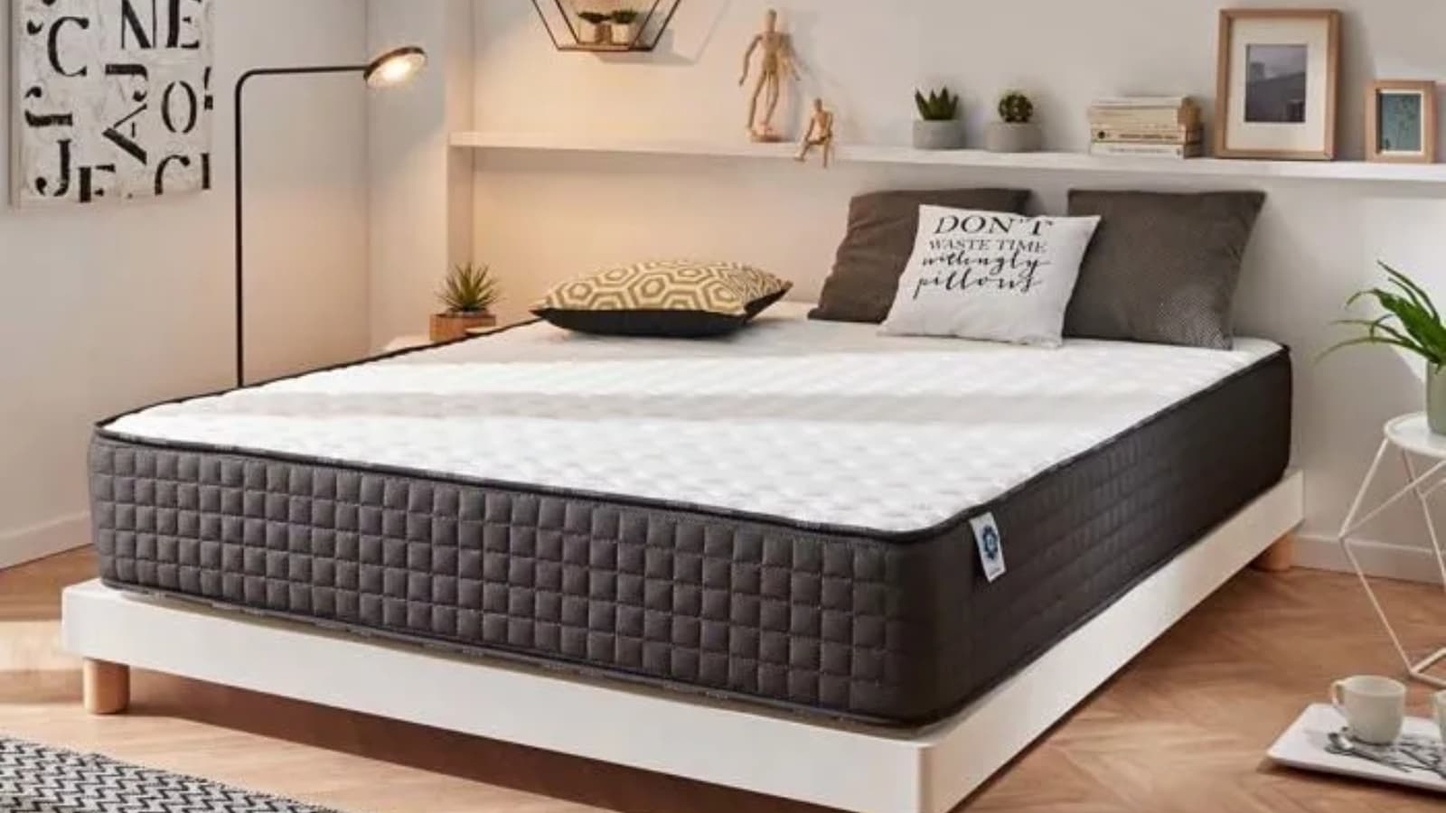 NOTÉ 4,5/5 CE MATELAS VOIT SON PRIX CHUTER COMPLÈTEMENT, LES STOCKS SONT LIMITÉS À VUE D'ŒIL