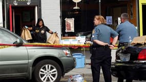 Un homme a tué par balles cinq personnes mercredi à Seattle, aux Etats-Unis, avant de se suicider. Les quatre premières victimes ont été abattues dans un bar, la cinquième, sur un parking voisin. /Photo prise le 30 mai 2012/REUTERS/Anthony Bolante