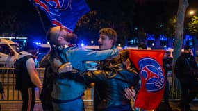 Des supporters du PSG après la qualification contre Arsenal, le 8 mai 2025 en Ligue des champions