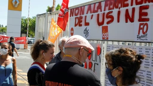 Réunion de syndicalistes devant l'usine Renault à Choisy-le-Roi, le 29 mai 2020 pour dénoncer les pertes d'emplois