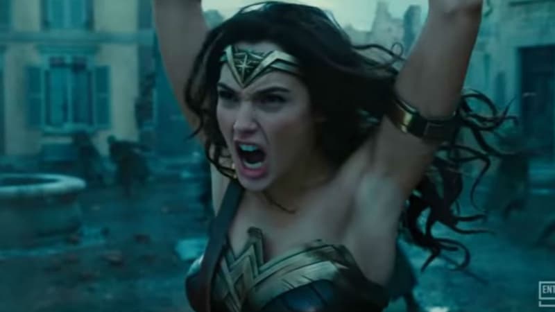 Les aisselles épilées de Wonder Woman font débat.
