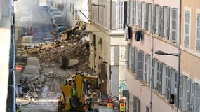 Un immeuble d'habitation s'effondre à Marseille, rue de Tivoli, le 9 avril 2023.