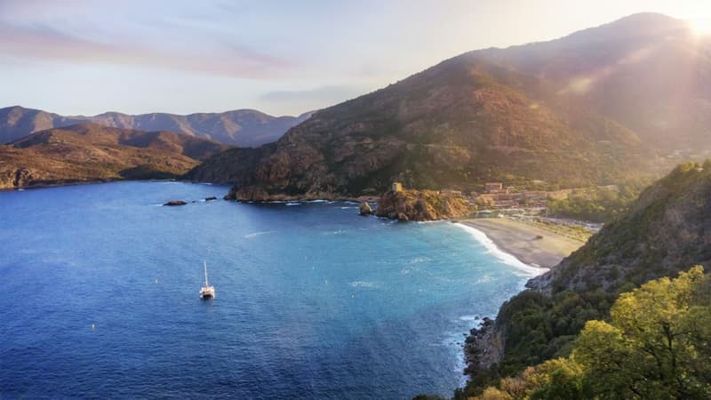 "Faire tourner un hôtel devient intenable": alors que la Corse peine à attirer les touristes, les professionnels du secteur réclament des mesures d'urgence plutôt que de la "compassion économique"