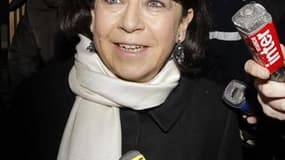 Corinne Lepage, candidate de Cap 21 à l'élection présidentielle du printemps, a souligné mercredi sur Canal + les convergences qui existent d'après elle entre son programme et celui de François Hollande, sans toutefois se prononcer sur un éventuel soutien