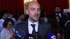 Jean-Noël Barrot devant la presse, le 3 juillet 2025