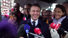 "Moi, j'irai": Emmanuel Macron promet qu'il se baignera dans la Seine 