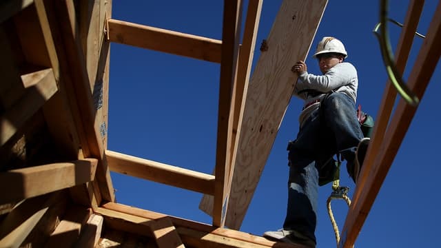 Castex affecte 1 milliard d'euros pour les logements et villes durables