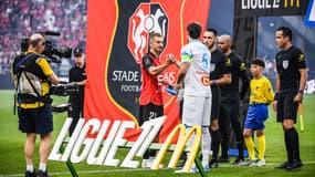 Valentin Rongier et Leonardo Balerdi avant Rennes-OM, le 15 août 2025.