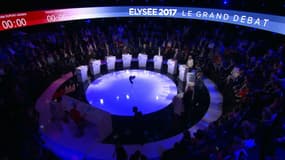 Le plateau du grand débat.