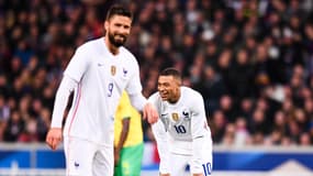 Olivier Giroud et Kylian Mbappé avec les Bleus contre l'Afrique du Sud, le 29 mars 2022