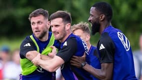 Niclas Füllkrug au duel avec Antonio Rudiger pendant un entraînement de l'Allemagne, le 10 juin 2024