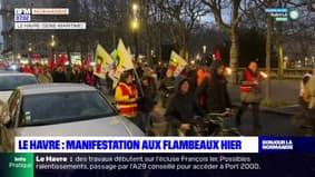 Le Havre: manifestation aux flambeaux contre la réforme des retraites