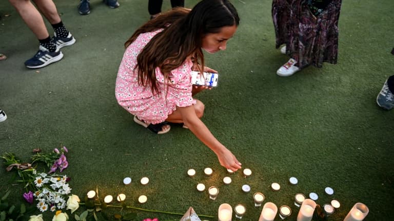 Autel improvisé dans les Jardins de l'Europe à Annecy après l'attaque au couteau, le 8 juin 2023 Autel improvisé dans les Jardins de l'Europe à Annecy après l'attaque au couteau, le 8 juin 2023