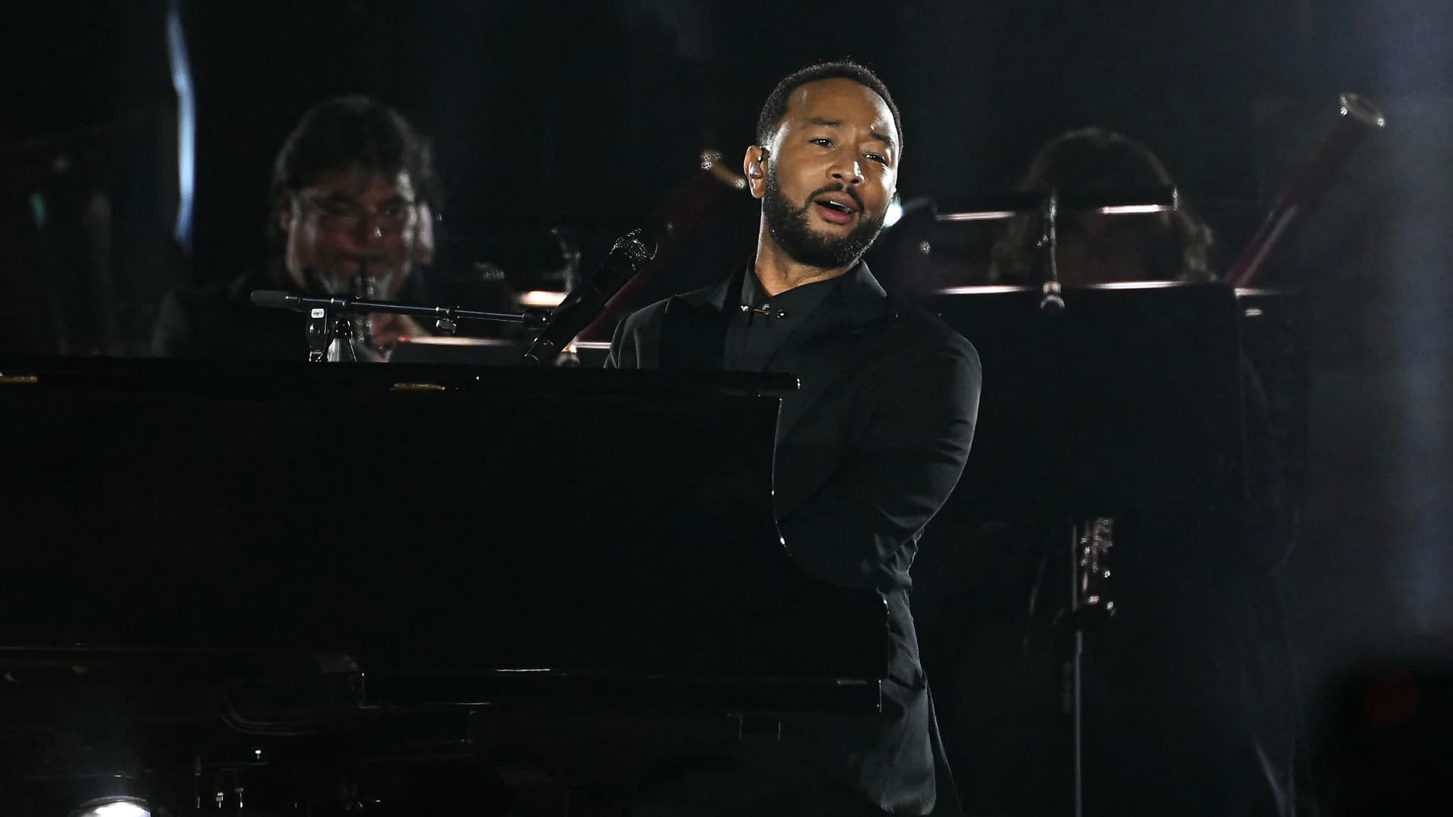 John Legend sur scène, place Saint-Pierre à Rome, ce samedi 13 septembre 2025.