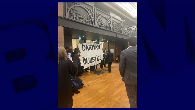 "Darman'injustice": une quinzaine d'avocats perturbent la cérémonie des voeux du ministre de la Justice au Barreau de Paris