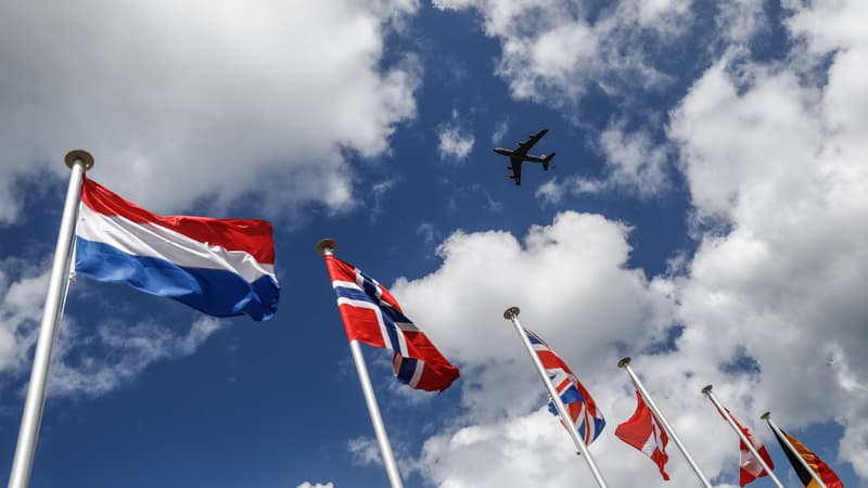 Drapeau norvégien (au centre)