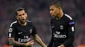 Dani Alves avec Kylian Mbappé au PSG, à Munich le 24 novembre 2022