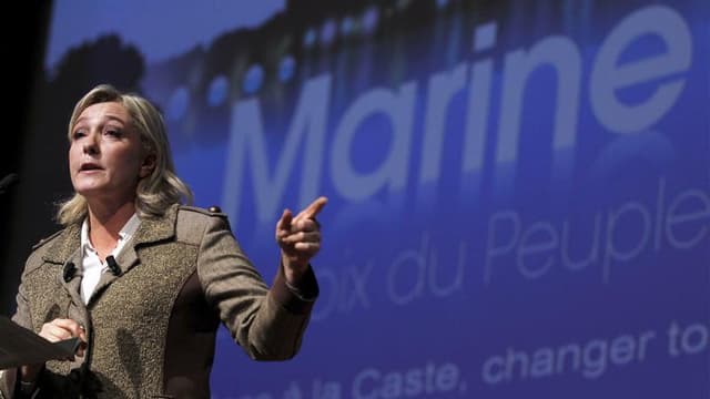 Marine Le Pen, a lancé dimanche un nouvel appel aux maires de France pour obtenir les 500 parrainages nécessaires à sa candidature à l'élection présidentielle. La présidente du Front national a accusé "le système" de chercher à écarter la "seule véritable