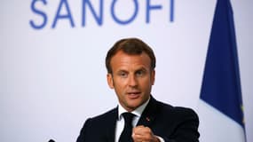 Emmanuel Macron lors d'un discours après une visite de l'usine Sanofi à Marcy-l'Étoile, près de Lyon, le 16 juin 2020 (photo d'illustration).