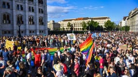 Des manifestants contre une loi homophobe en Hongrie, le 14 juin 2021.