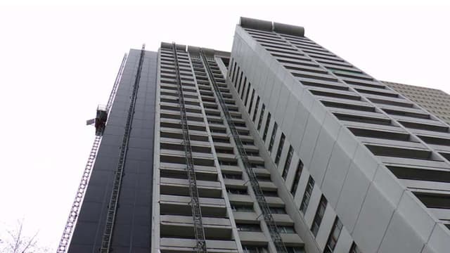 La tour Super-Montparnasse débute une rénovation énergétique de sa façade.